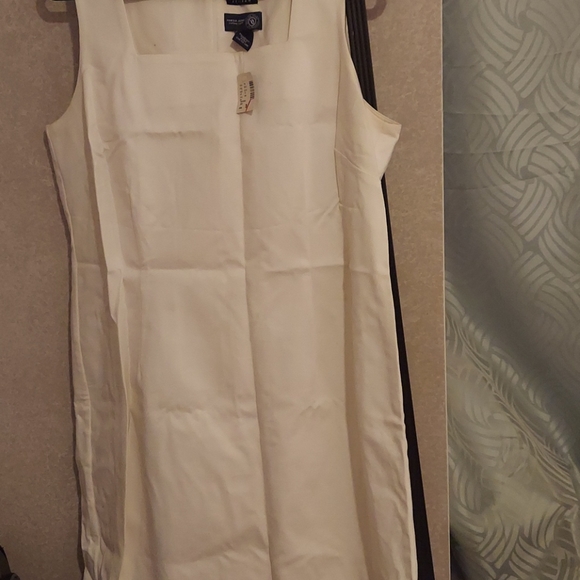 Dress - Picture 1 of 2